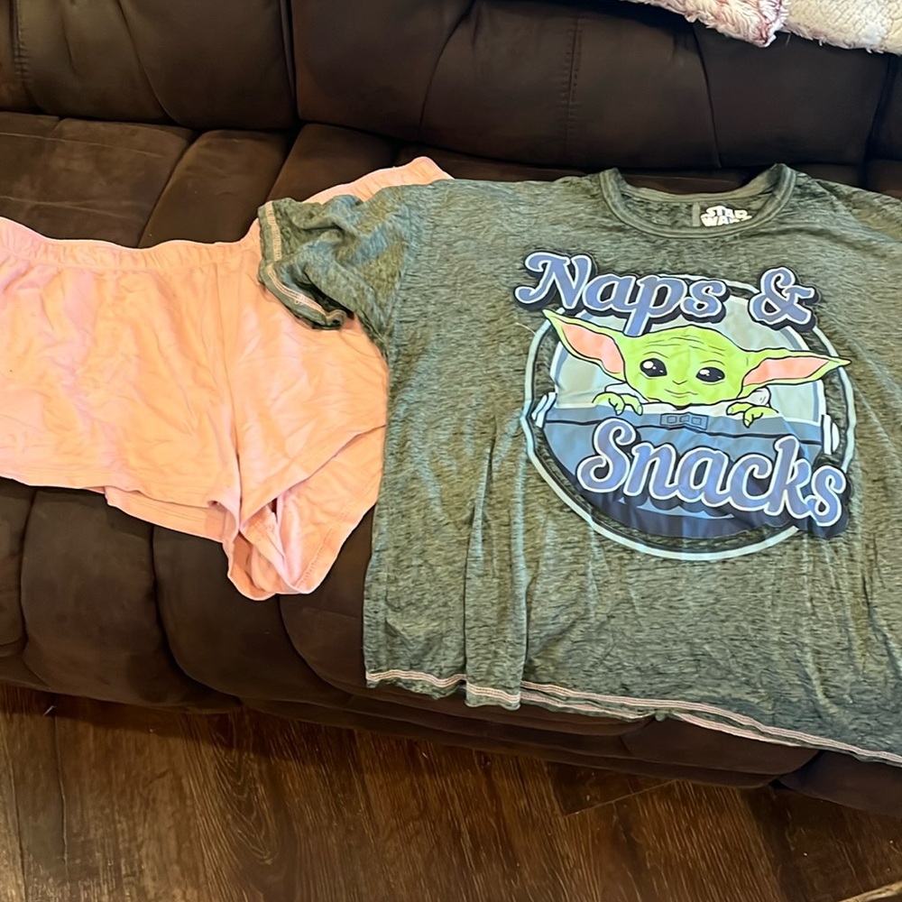Women’s baby Yoda pajama set